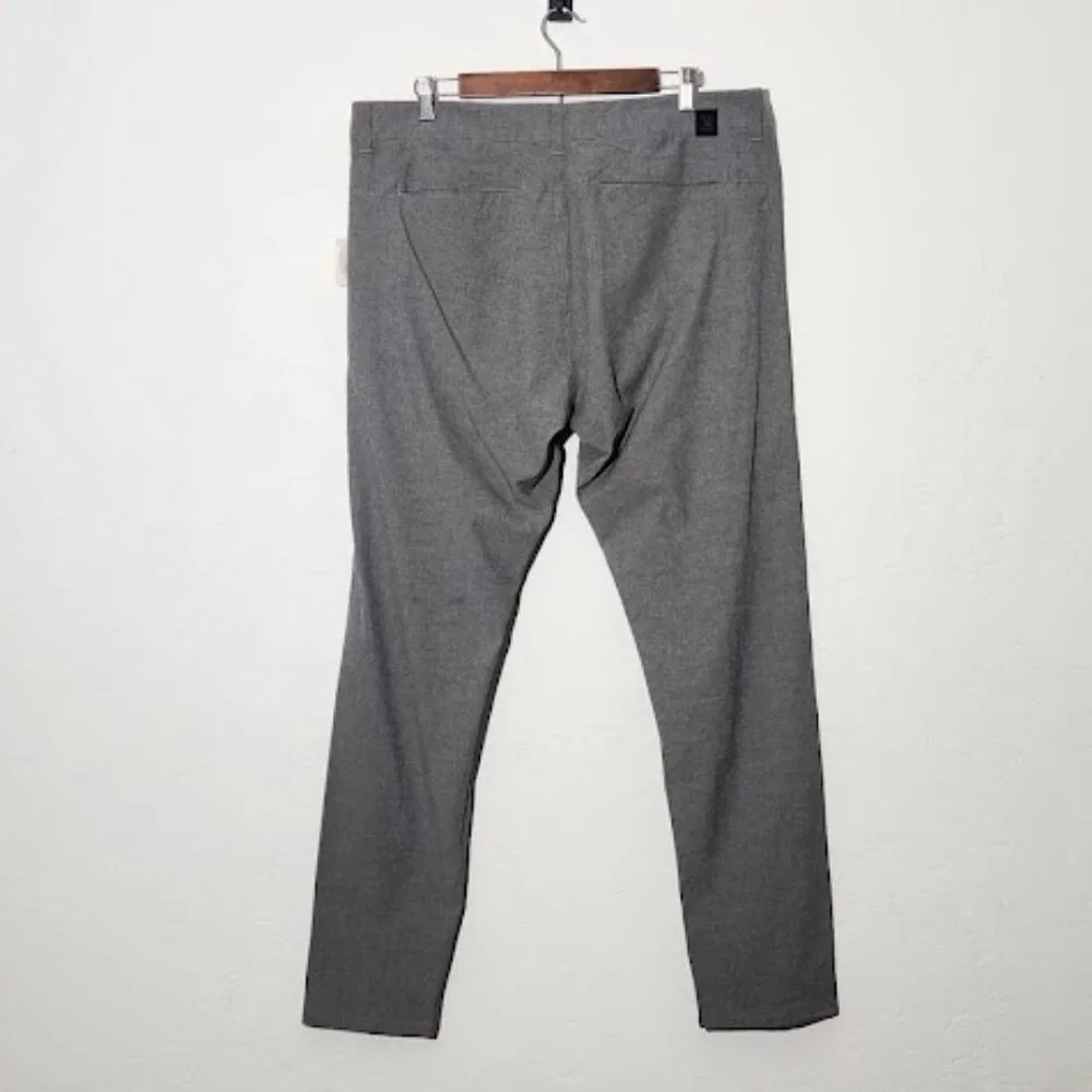 Vuori Men's Aim Pants in size 36